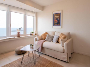 Apartment with frontal sea view in Ostend
